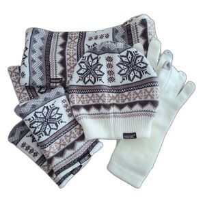 NWOT The Original MUK LUK Reversible Set Beanie, Scarf, Wrist-Warmers, Gloves